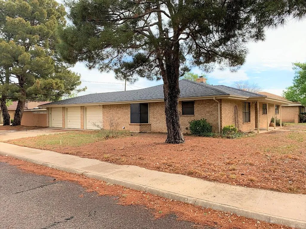 3 bed, 2.0 bath, 2000 sqft, $2,500 — Photo 3