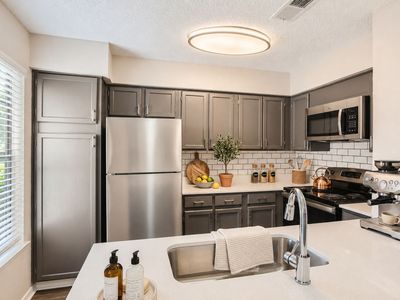 The Morgan Apartments - 1611 Oak Creek Ln Bedford TX (4 units