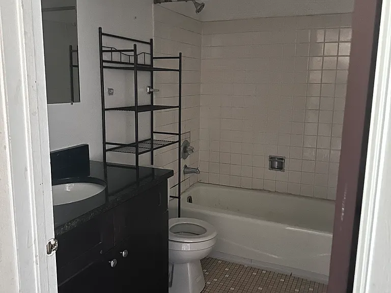 1555 N Winslowe Dr #1A — Photo 9