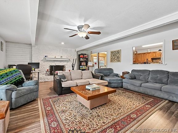 5th image of 3008 E Memphis St