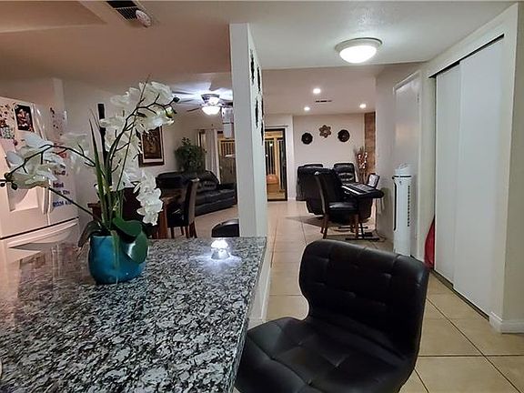 4th image of 2508 Court St