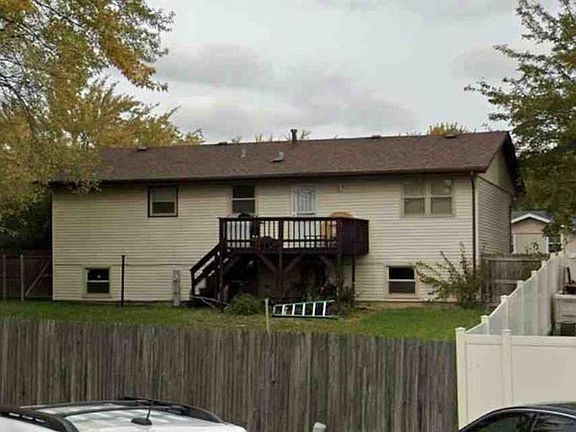 3rd image of 3501 Chestnut Dr
