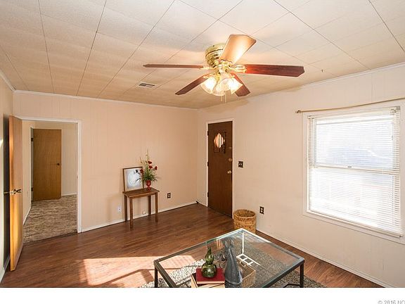 4th image of 812 N Ross St