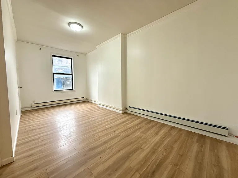 922 Broadway #3 — Photo 1