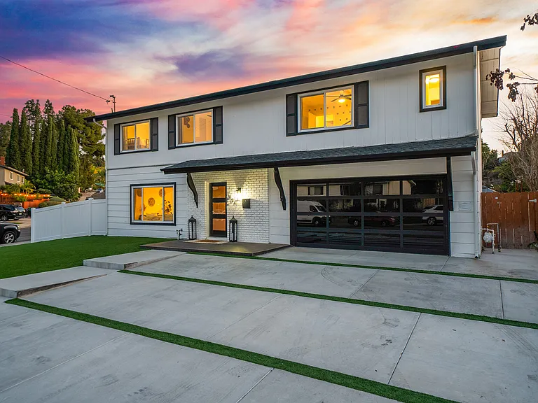 7404 Margerum Ave — Photo 18