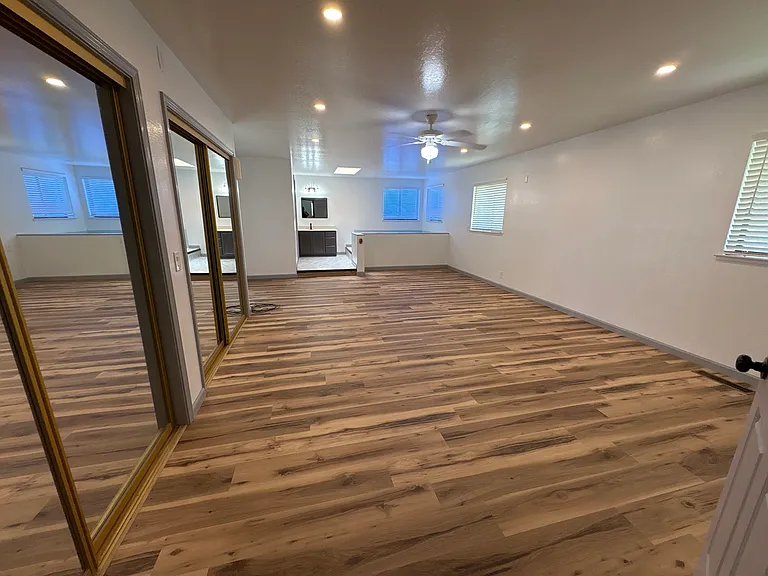 5070 Poplar Rd — Photo 18