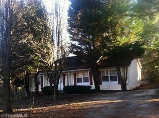 302 Peach Orchard Dr, Greensboro, NC 27455