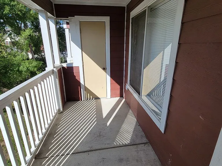 529 Sw Pkwy #301 — Photo 5