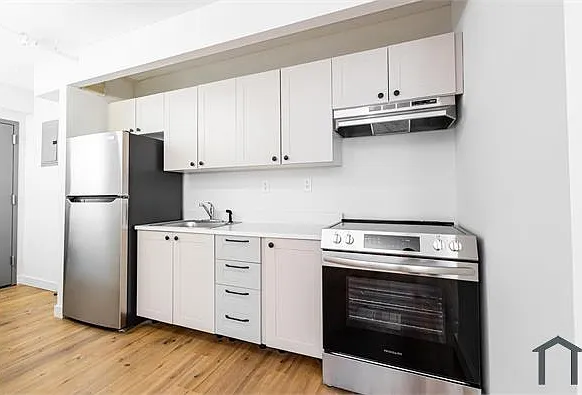 3 bed, $3,599 — Photo 2