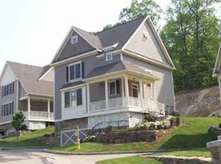 19 Woods Way Dr #D, Redding, CT 06896