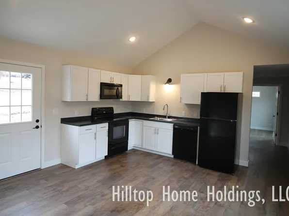 27 Hilltop Rd, Eldon, MO 65026