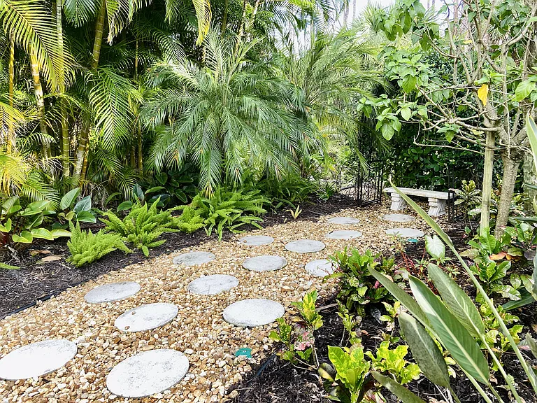 16152 Parque Ln — Photo 32