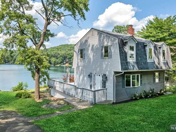 39 Upper Lakeview Ave, Ringwood, NJ 07456