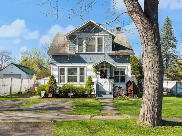 218 Wilson St, Newark, NY 14513