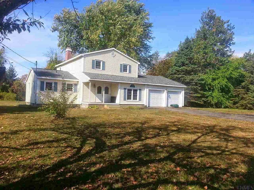 1st image of 34 Balsam Dr