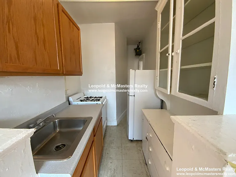 Kelton Street Apartments — Photo 24