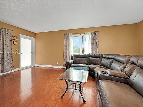 4th image of 220 SW 65th Ave