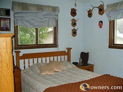 2nd Bedroom - 10 x 10