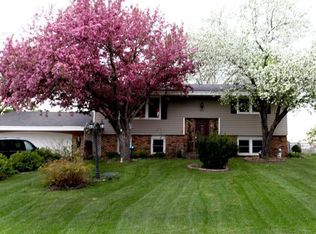 9315 Wellington Ln N, Maple Grove, MN 55369