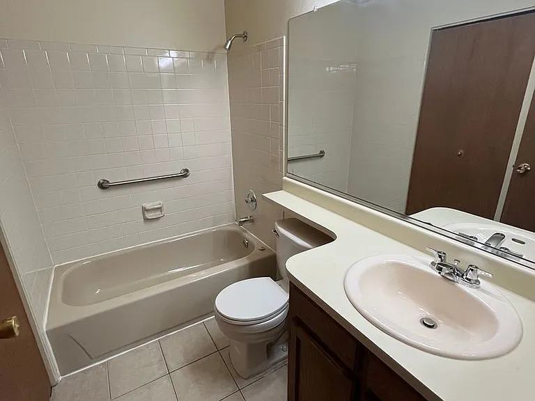 18195 E Ohio Ave #201 — Photo 17