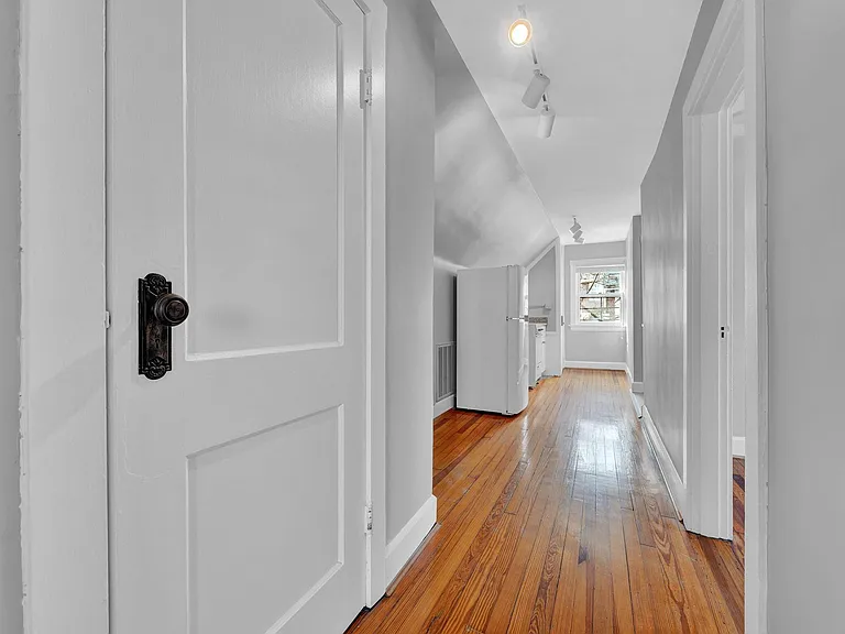 3565 Pape Ave #3 — Photo 13