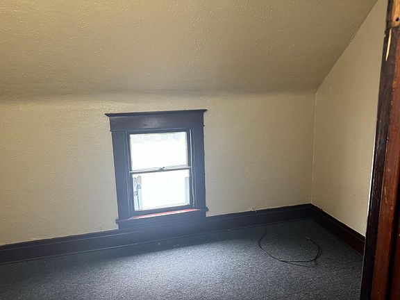 4th image of 16 Stevens Ave Unit 2