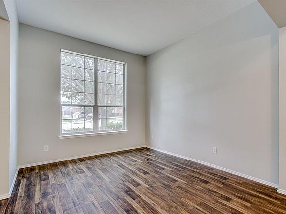 5th image of 1445 Bobing Dr