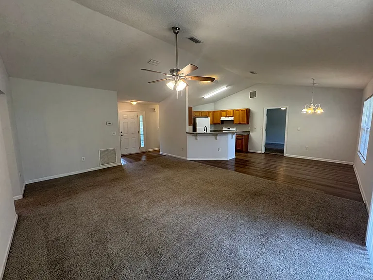 130 Harwillo St — Photo 4