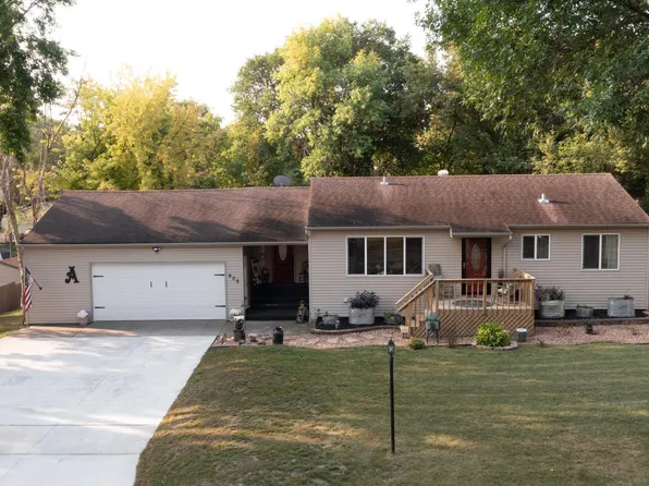 606 E Gustavus Ave, Fergus Falls, MN 56537