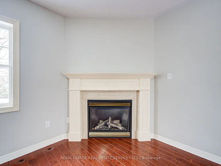 115 Saint Lawrence Dr — Photo 35