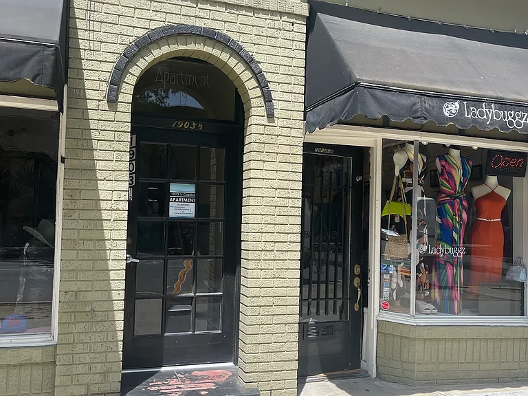 1903 Capitol Ave #B — Photo 2