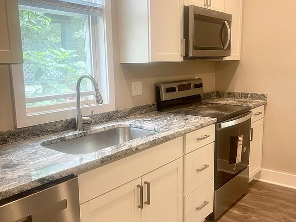 5th image of 430 W Locust St #2