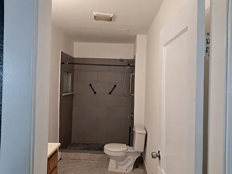 146 Charlton St #1 — Photo 15