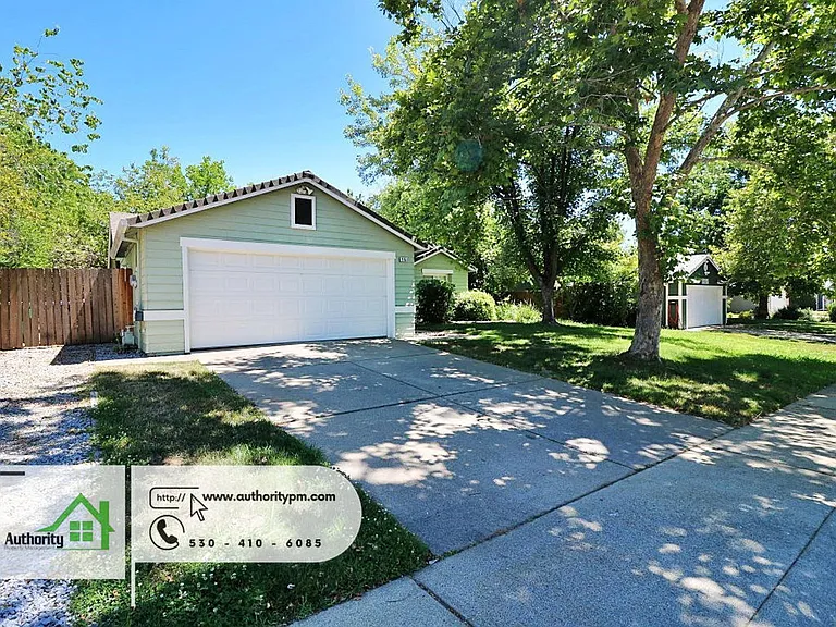 2151 Hemingway St — Photo 1