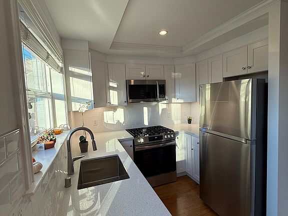 3rd image of 119 Peralta Ave APT 1