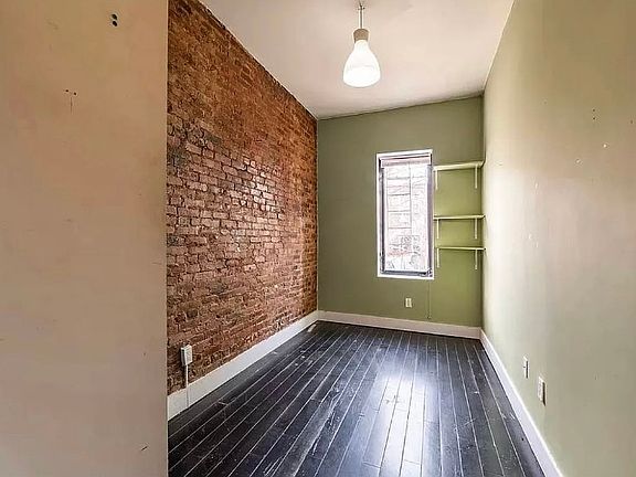 4th image of 151 Noll St #2