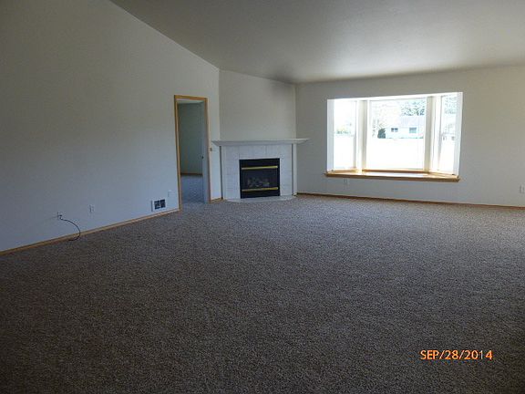 2nd image of 300 Canal Dr NE