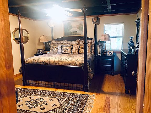 Downstairs master bedroom 