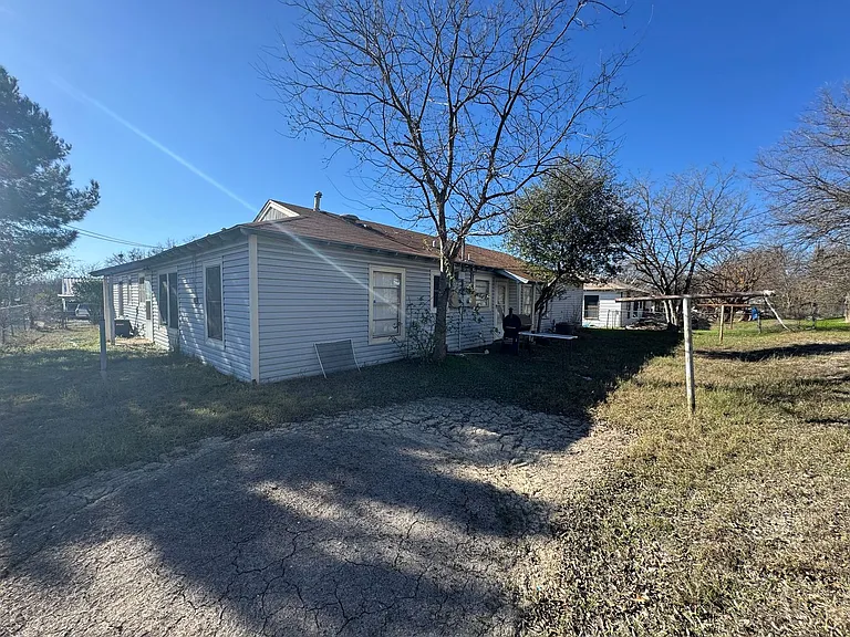 805 W Dean Ave — Photo 14