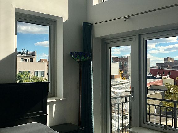 2nd image of 172 Meserole St APT 4B