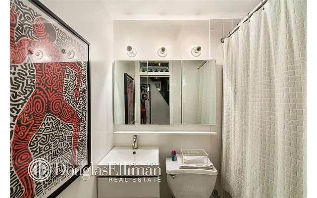 Rented by Douglas Elliman | media 16