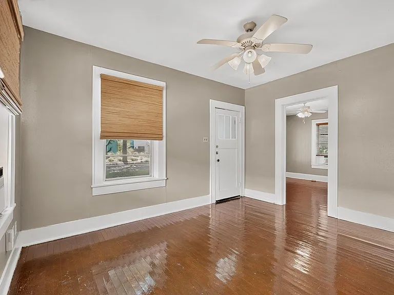 4008 Burnet Rd — Photo 5