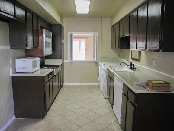 5th image of 6387 Ivanhoe Ln