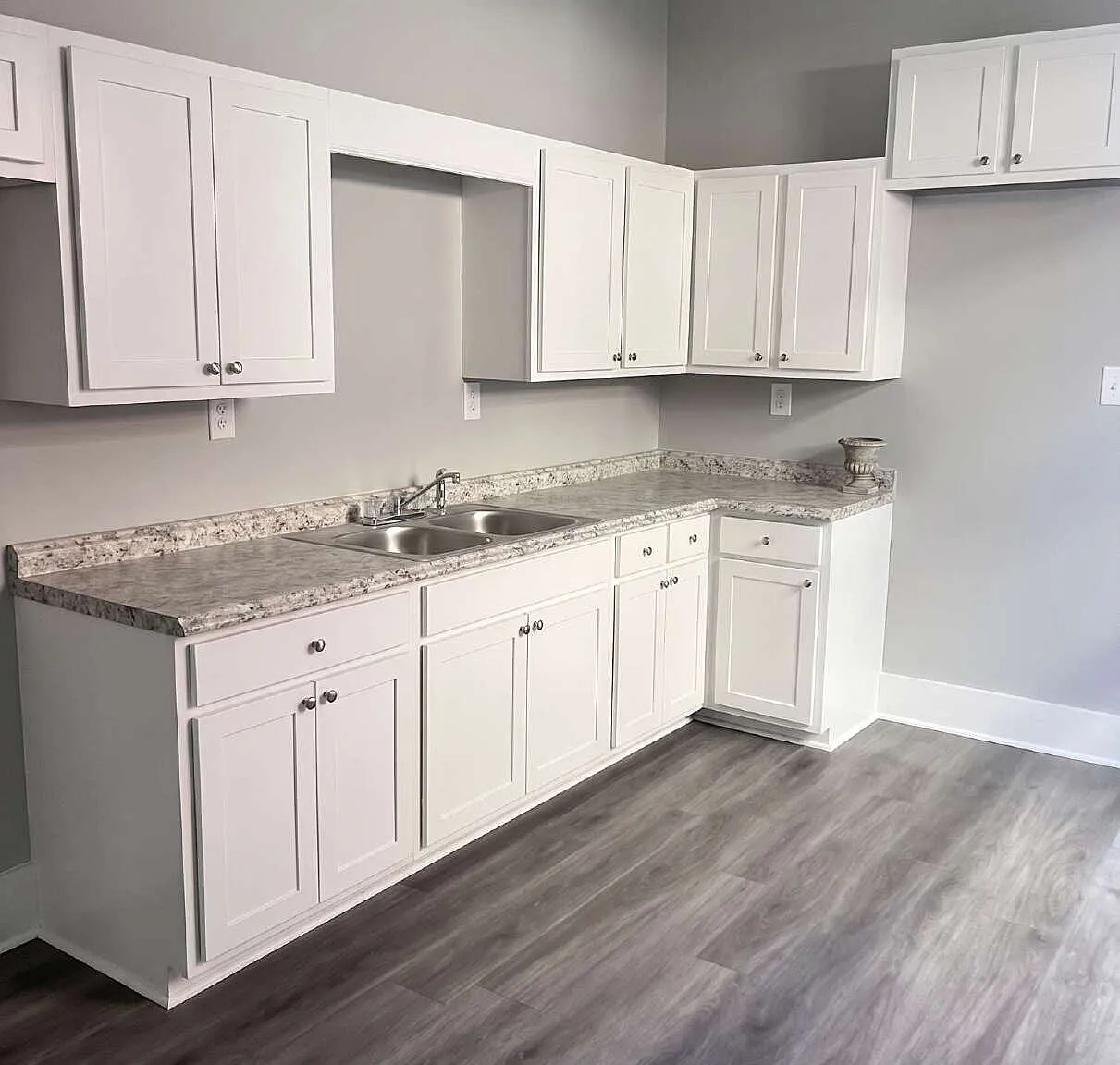 1 bed, 1.0 bath, $650 — Photo 2