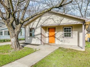 820 N Robinson St, Cleburne, TX 76031