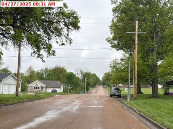 201 S West St, Concordia, MO 64020