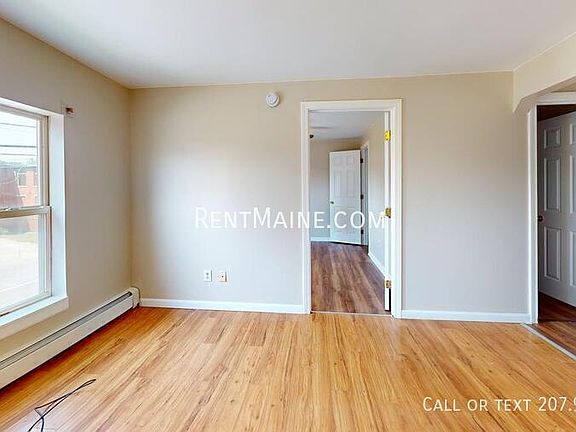 3rd image of 8 Priest Hill Rd APT 4