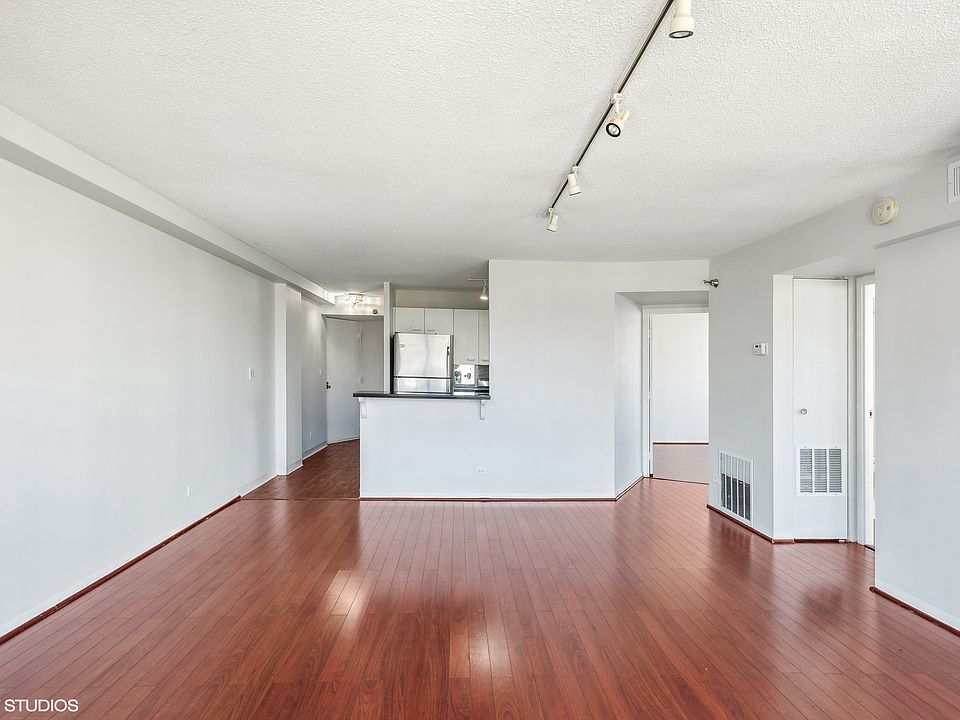 1st image of 1309 N Wells St APT 1107
