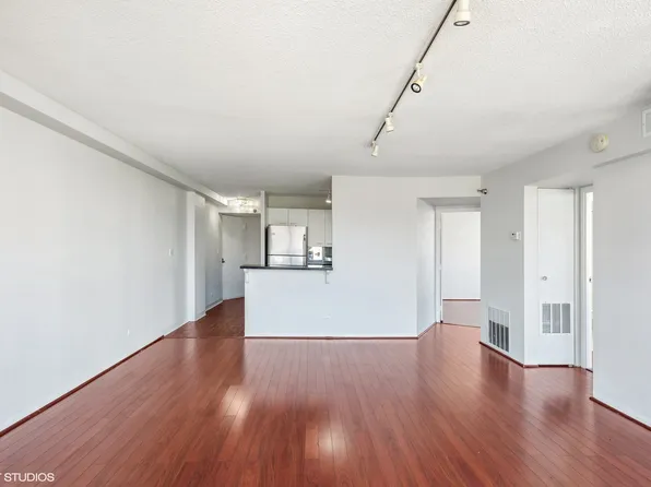 1309 N Wells St APT 1107, Chicago, IL 60610