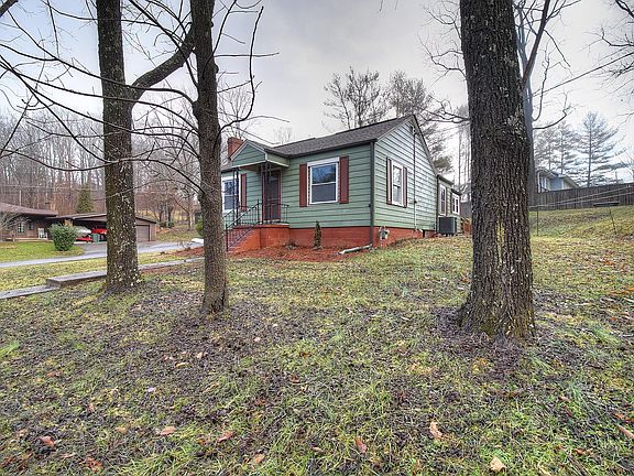 3rd image of 1001 Parkway Blvd